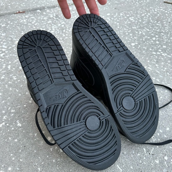 Nike Air Jordan 1 Mid Black Size 11.5 Men’s - Picture 4 of 5